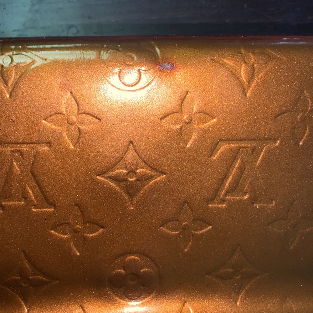 🔥 LOUIS VUITTON Vernice metallic‎ bronze/ gold patent Leather Sarah Wallet - Picture 10 of 11